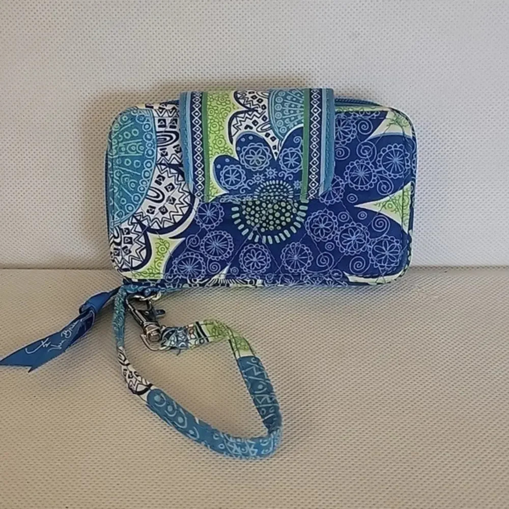 VERA‎ BRADLEY WRISTLET